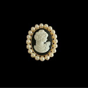 Elegant Cameo Brooch with Pearl Accents Trendy 2026 NWT